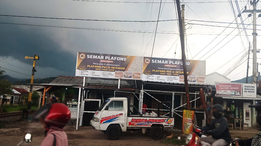 Distributor-dan-Toko-plafon-pvc-wallpanel-PVC-WPC-wallboard-marmer-pvc-lantai-vinyl-pvc-spc-lantai-decking-pvc-outdoor-dan-produk-interior-semar-plafon-cibako-cipetir-cibeber-cianjur